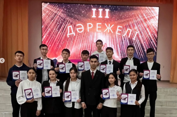 "Алтын түлек" математикалық олимпиадасының республикалық кезеңіне қатысқан мектебіміздің 11"В" сынып оқушысы Омархан Қайсар жүлделі ІІ орын иеленді.