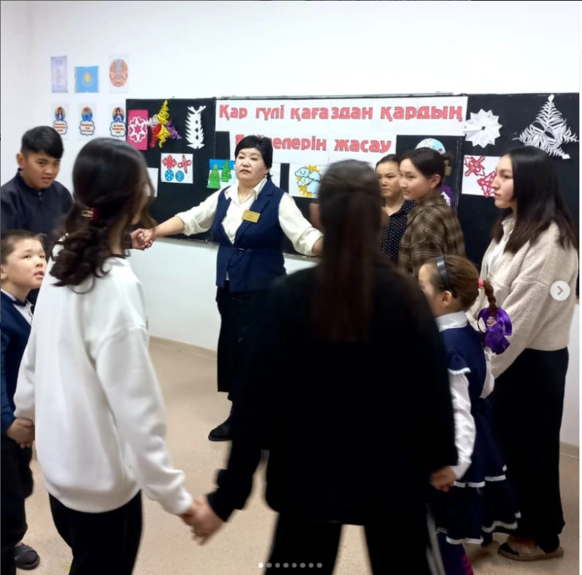"Қар гүлі. Қағаздан қардың бейнелерін жасау" тақырыбында қолөнер сайысы