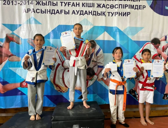 Қазақ күресінен  аудандық біріншілікте  мектебіміздің 5 сынып оқушысы Сейтолда Інжу жүлделі І орын иеленді.